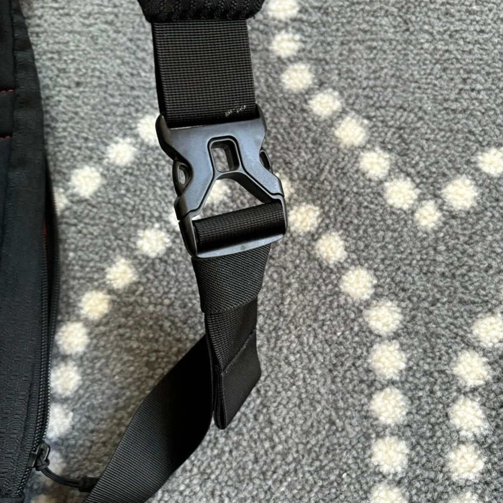 Victorinox Black Crossbody Sling Bag - Picture 10 of 11